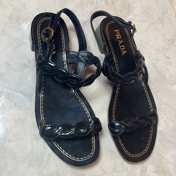 PRADA - Picture 2 of 6